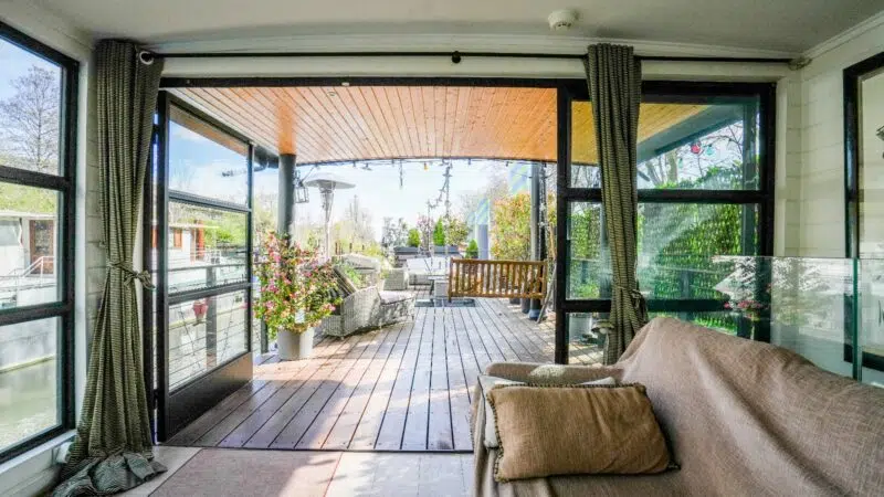Une péniche à vendre dans le bras de la Tortue